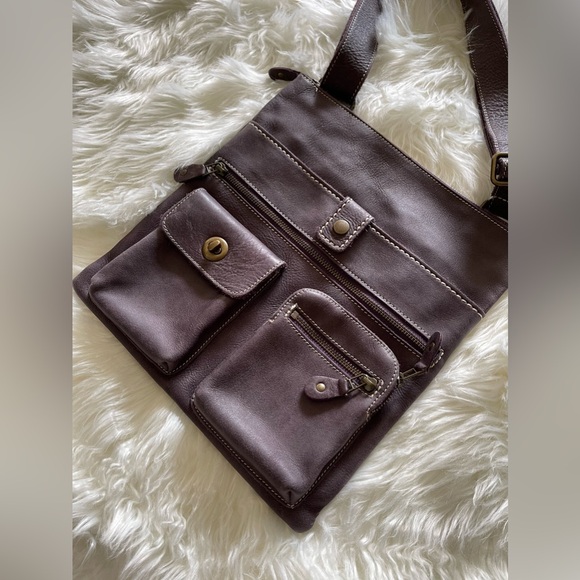 ROOTS Leather Venetian Villager Bag in Purple colour - Picture 6 of 9